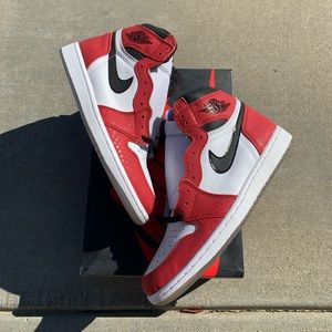 Air Jordan 1 high spider man “origin”